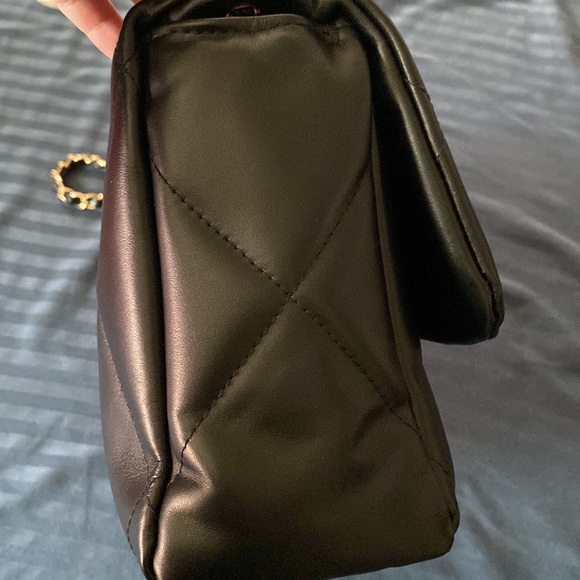 Greek calf quilted leather bag with gold chains - Picture 11 of 11